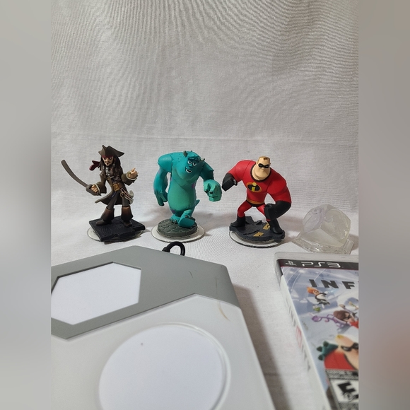 PS3 disney infinity game starter pack - Picture 2 of 4